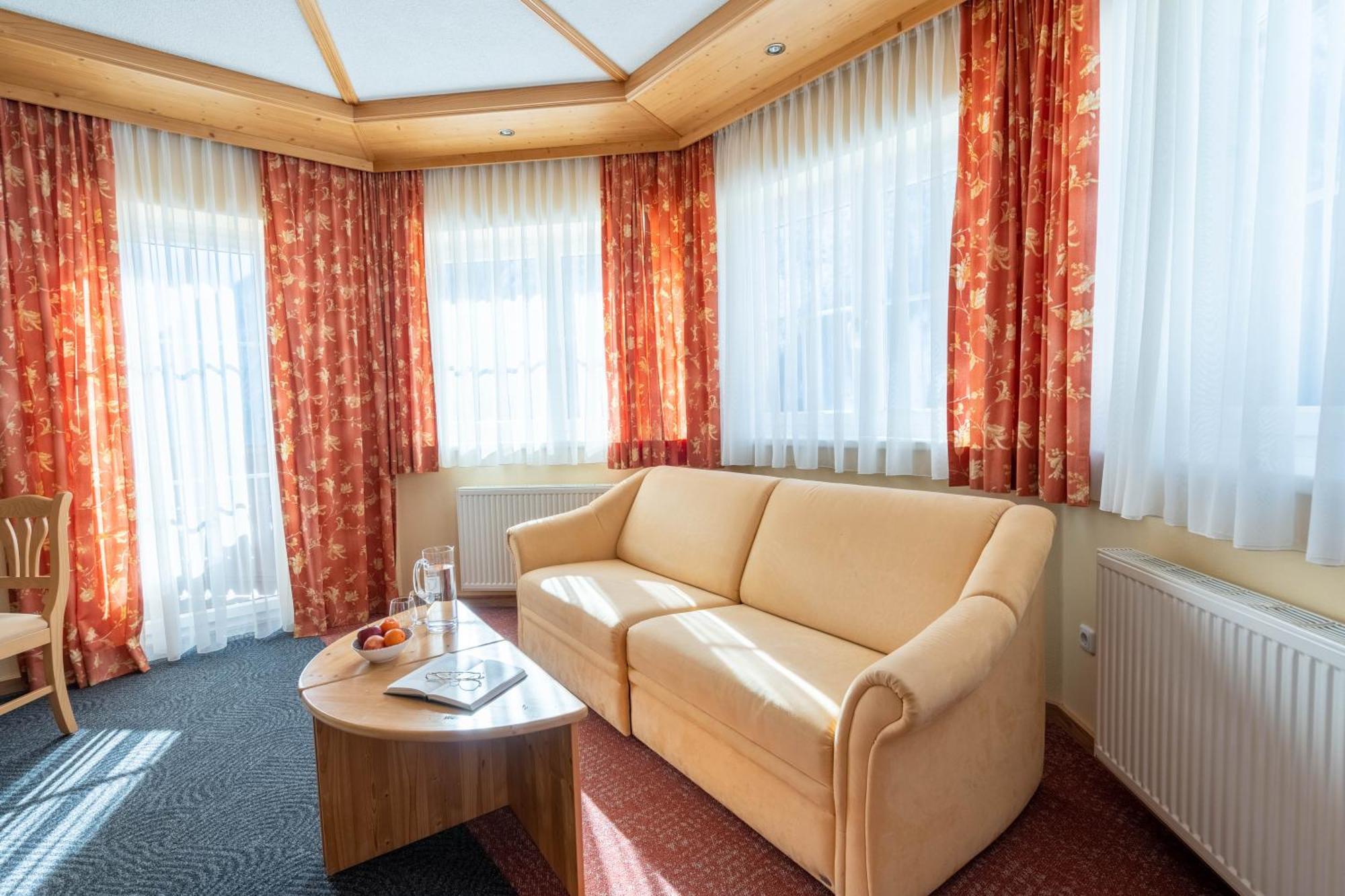 Alpin Panoramahotel Laerchenhof Heiligenblut Εξωτερικό φωτογραφία