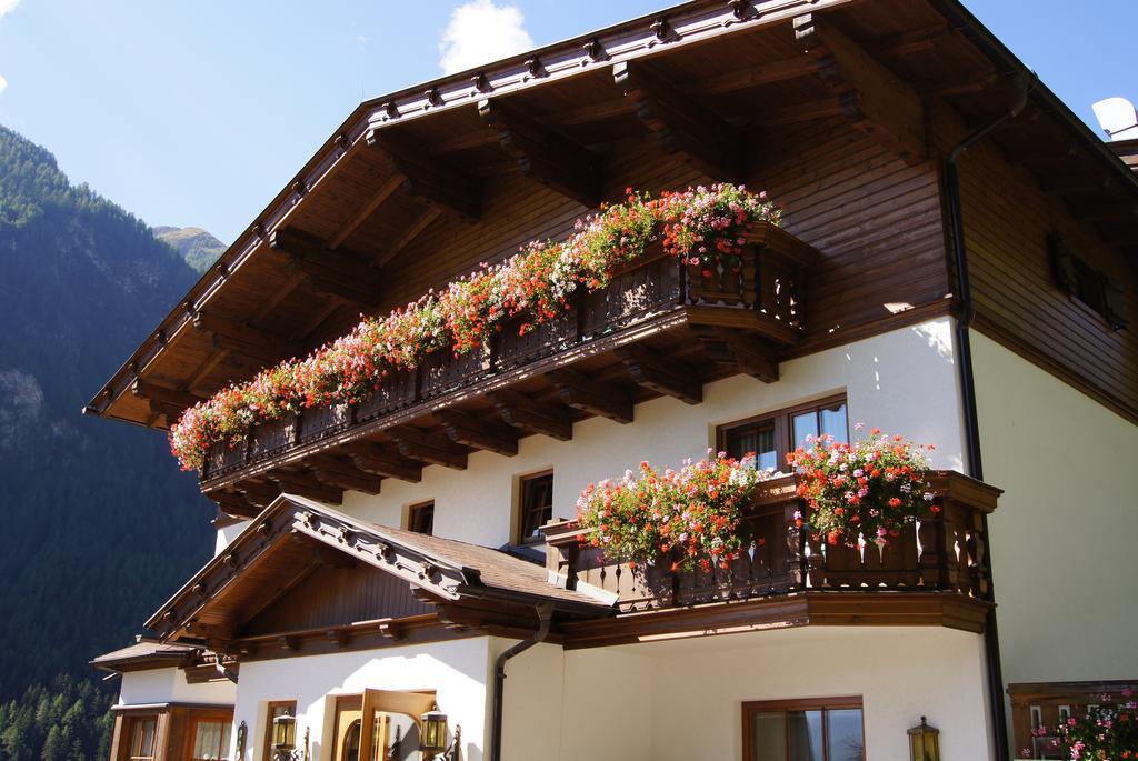 Alpin Panoramahotel Laerchenhof Heiligenblut Εξωτερικό φωτογραφία