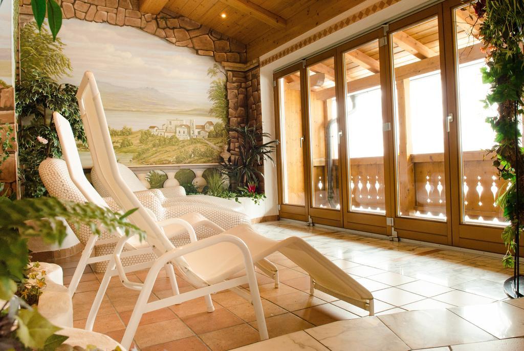 Alpin Panoramahotel Laerchenhof Heiligenblut Εξωτερικό φωτογραφία